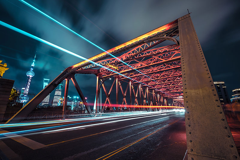 Three Ways to Help Employees Succeed in a Hybrid IT Environment