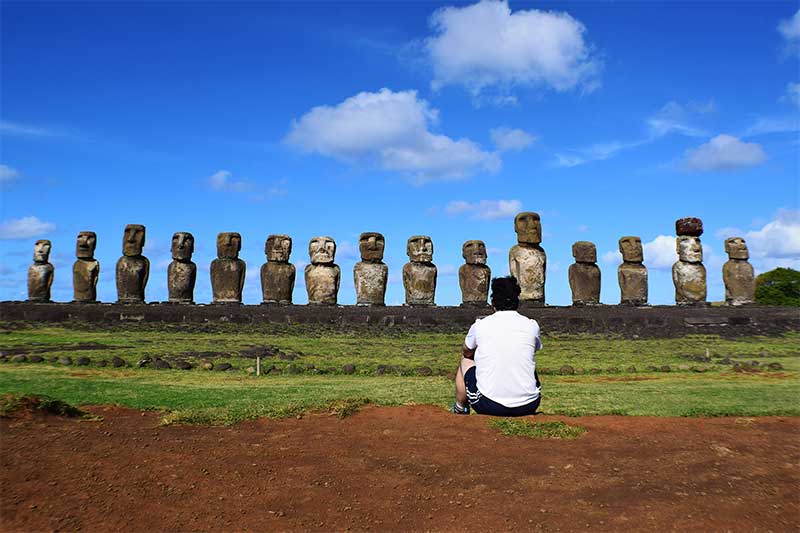easter island statues