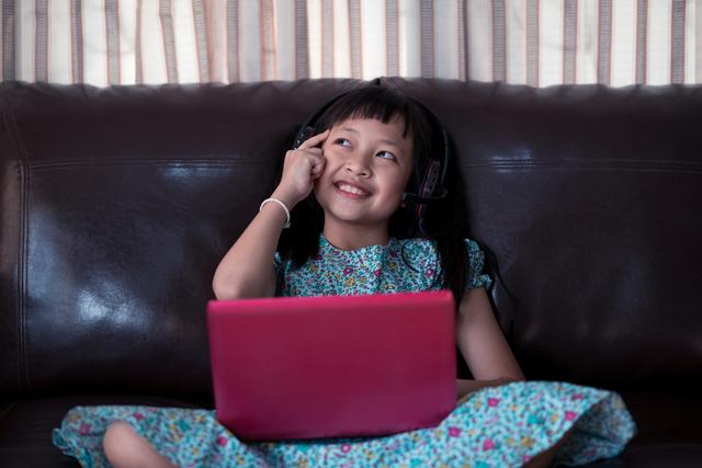 girl with laptop