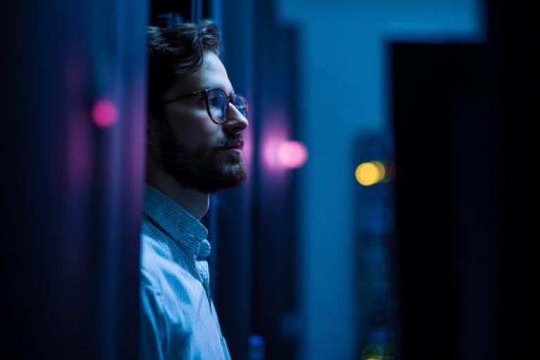 telco-network-engineer-glasses
