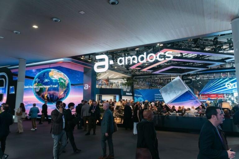 banner-mobile-globe-mwc
